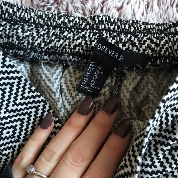 Forever 21 shorts - Picture 2 of 2